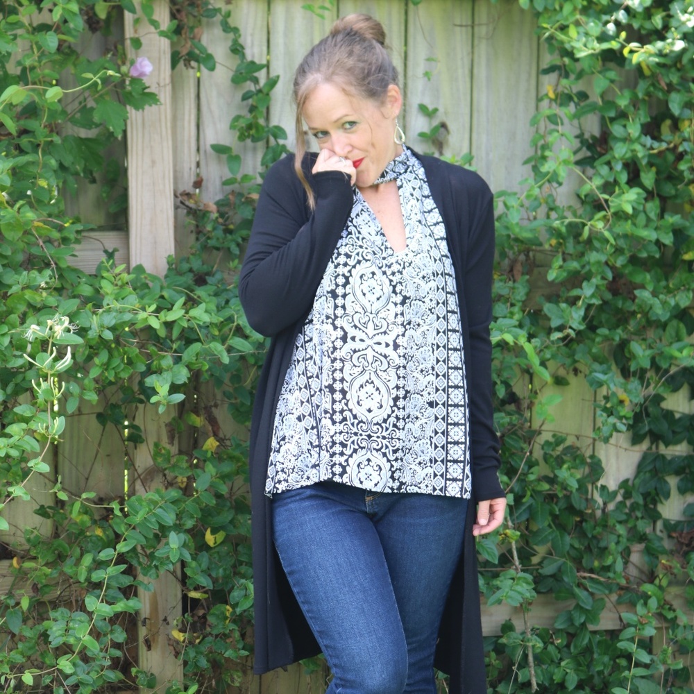 Sleeveless Choker Blouse - Picture 7 of 8